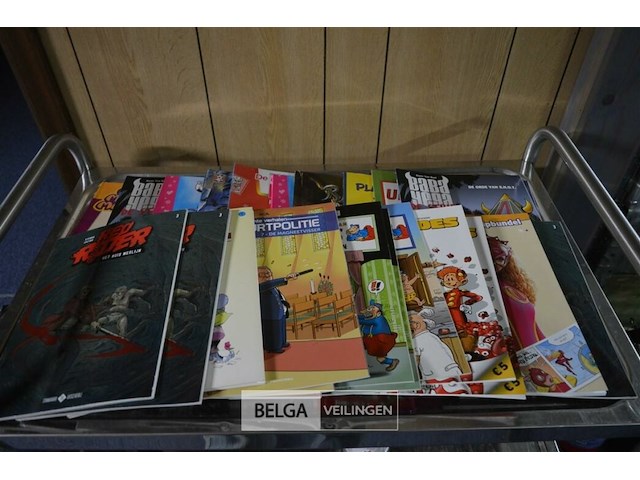 ±50 div stripverhalen - afbeelding 1 van  6