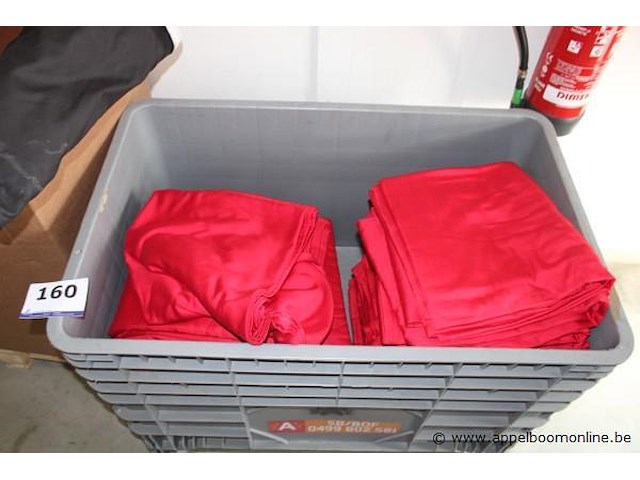 50 doeken in rode stof afm - afbeelding 1 van  2