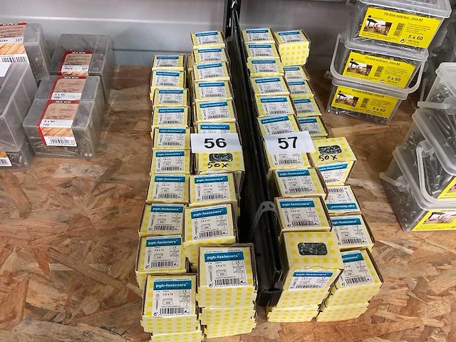 50 doosjes schroeven - afbeelding 1 van  2