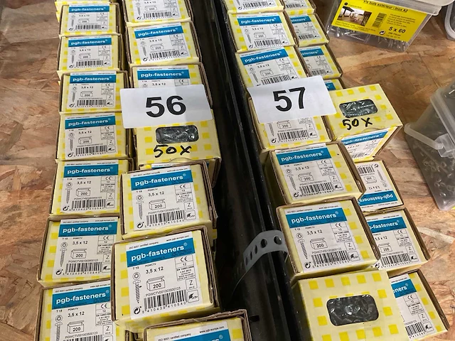 50 doosjes schroeven - afbeelding 2 van  3
