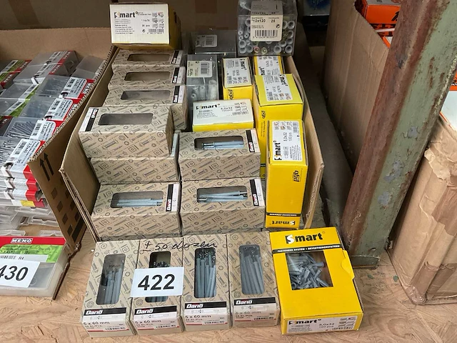 50 dozen slagpluggen en pluggen - afbeelding 1 van  4