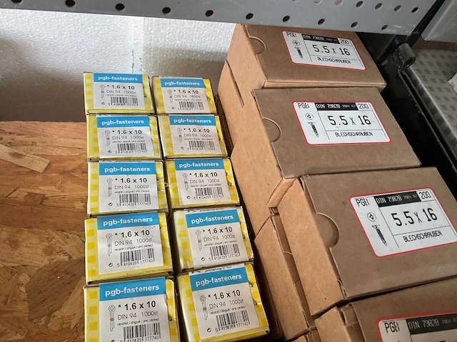 50 dozen split pennen en schroeven - afbeelding 2 van  4