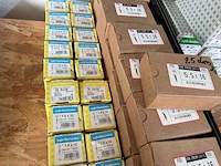50 dozen split pennen en schroeven - afbeelding 3 van  4