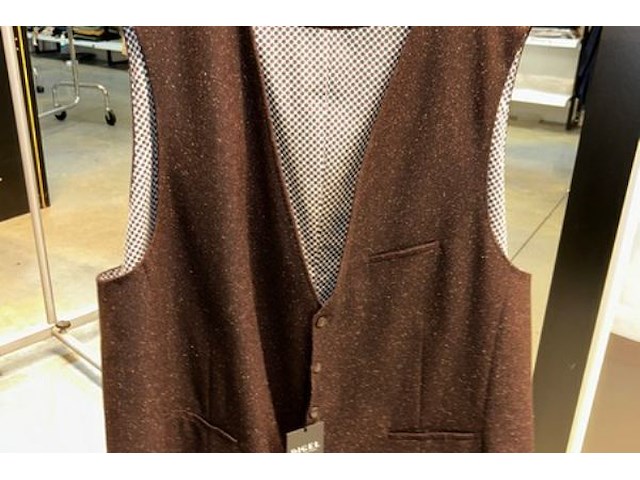 50 gilets/debardeurs - afbeelding 9 van  12