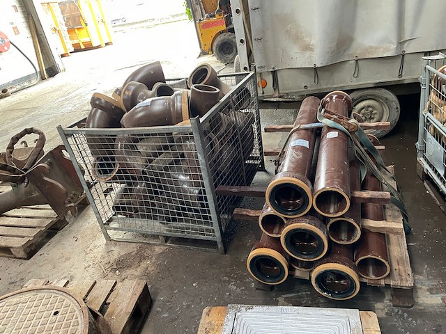 50 gris buizen, bochten - afbeelding 1 van  9