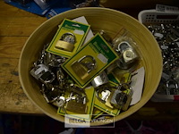 ±50 hangsloten - afbeelding 1 van  3