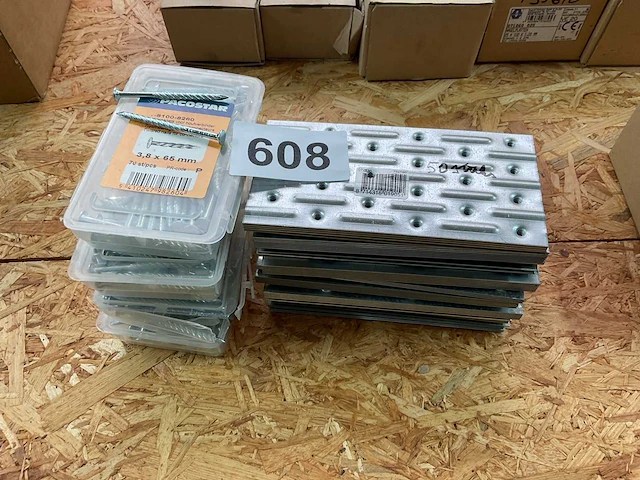 50 hout verbinders en doosjes nagels - afbeelding 1 van  4