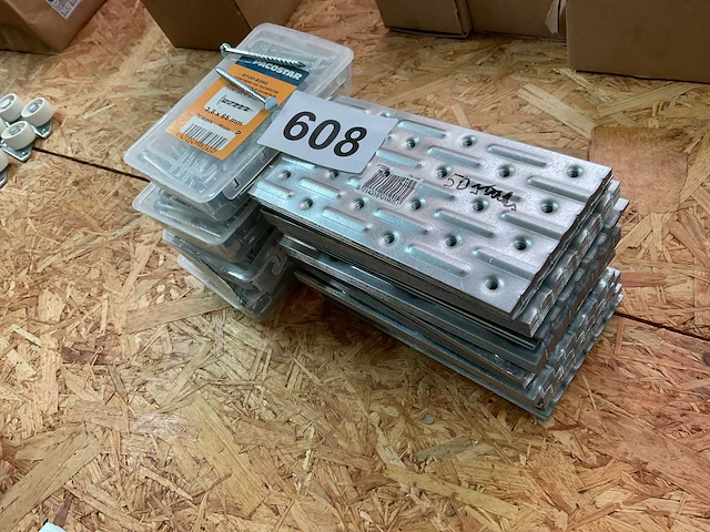 50 hout verbinders en doosjes nagels - afbeelding 4 van  4
