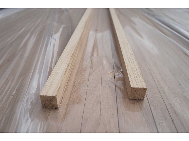 50 lm massief eiken plinten 15x15 - afbeelding 2 van  4