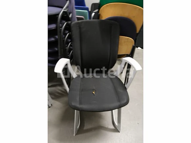 50 ongelijke stoelen - afbeelding 7 van  12