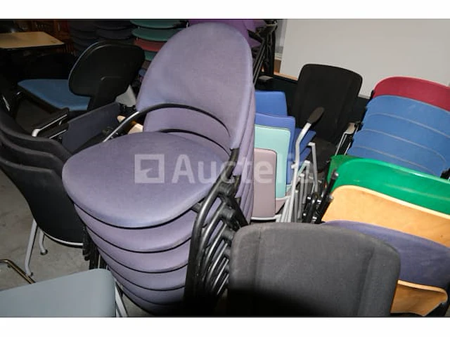 50 ongelijke stoelen - afbeelding 9 van  12