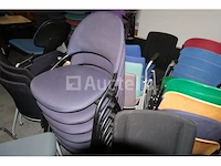 50 ongelijke stoelen - afbeelding 9 van  12