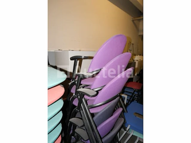 50 ongelijke stoelen - afbeelding 10 van  12