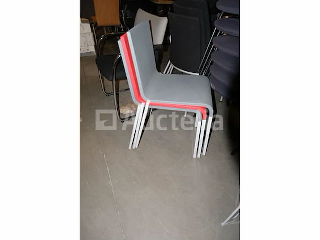 50 ongelijke stoelen - afbeelding 11 van  12