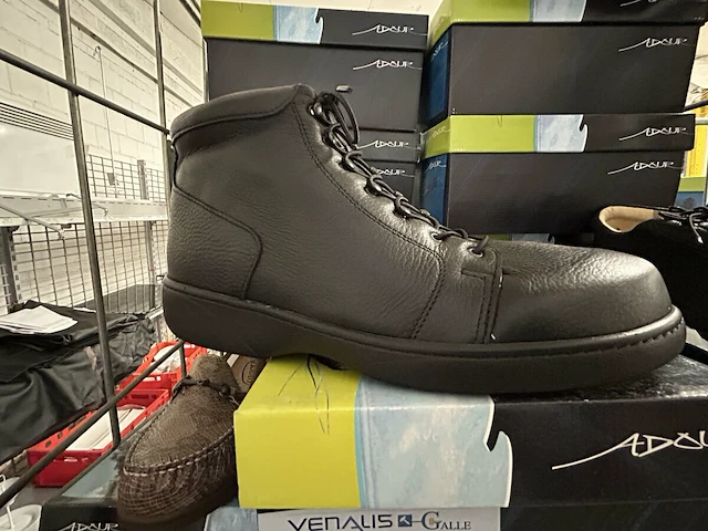 50 paar orthopedische schoenen - afbeelding 3 van  7