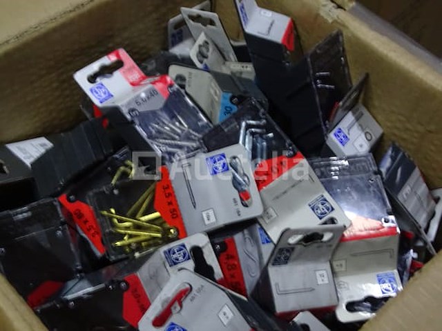 50 verschillende reparatieblaren (schroeven, spijkers, haken, ...) - afbeelding 6 van  6