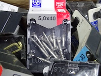 50 verschillende reparatieblaren (schroeven, spijkers, haken, ...) - afbeelding 2 van  6