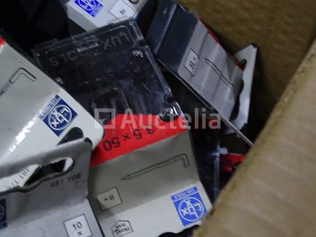 50 verschillende reparatieblaren (schroeven, spijkers, haken, ...) - afbeelding 5 van  6