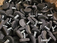 50x stelvoetjes zwart rond ø 32x9 | m 8x20/17 kartelrand - afbeelding 1 van  5