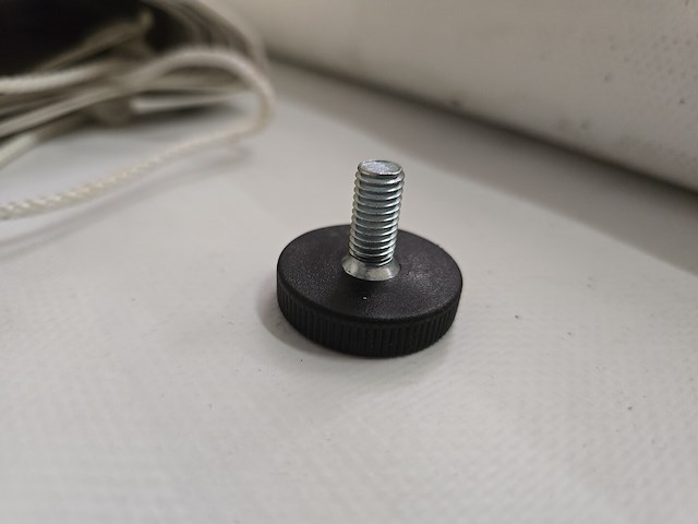 50x stelvoetjes zwart rond ø 32x9 | m 8x20/17 kartelrand - afbeelding 3 van  5