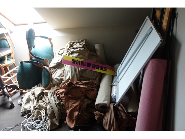 50x stoel + inhoud ruimte - afbeelding 1 van  4