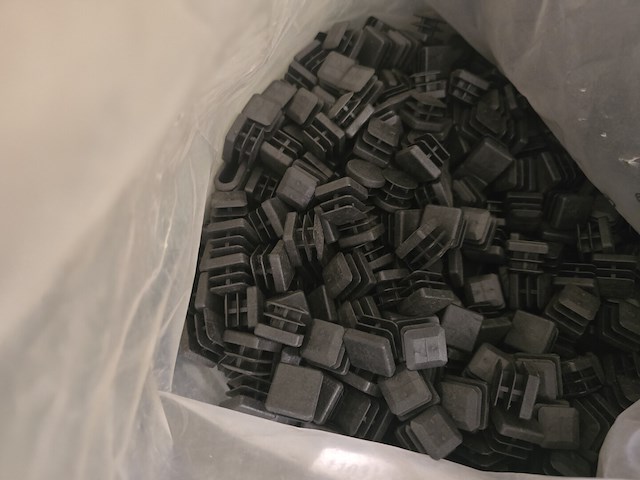 50x stoelpootdop vierkant 20mm - afbeelding 1 van  3