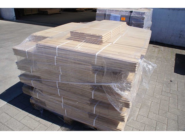 53,36 m² massief eiken visgraatparket 15mm - afbeelding 2 van  5