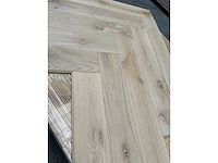 53,36 m² massief eiken visgraatparket 15mm - afbeelding 3 van  5