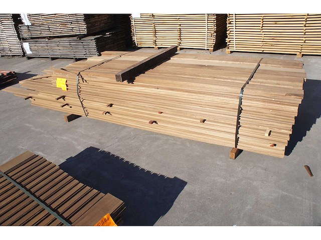 54,02 m² ayous frake divers - afbeelding 1 van  5