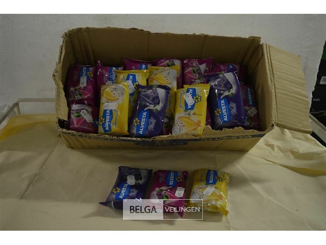 ±54x 70gr floral zeep - afbeelding 1 van  3