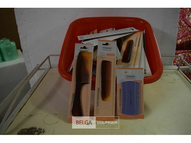 ±55 div soorten kammen - afbeelding 1 van  2