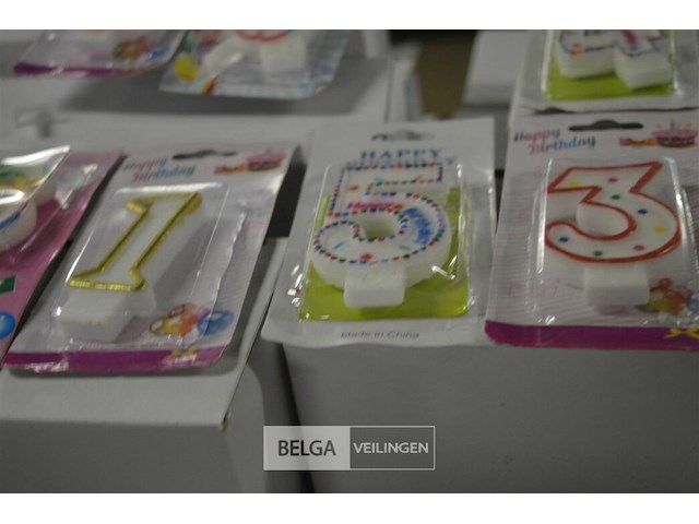 ±55 doosjes verjaardags kaarsen - afbeelding 3 van  3
