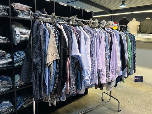 55 herenhemden - afbeelding 1 van  8