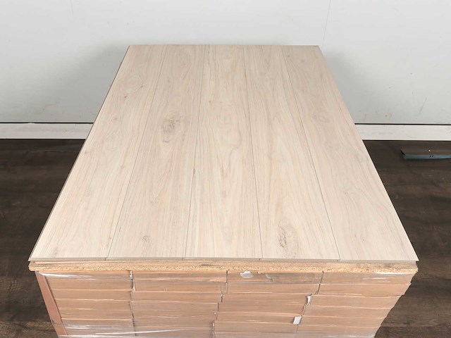 55 m2 laminaat watervast plank - 1383 x 193 x 9 mm - afbeelding 2 van  3
