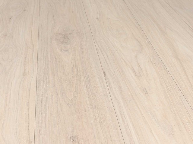 55 m2 laminaat watervast plank - 1383 x 193 x 9 mm - afbeelding 1 van  4
