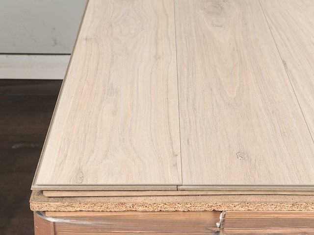 55 m2 laminaat watervast plank - 1383 x 193 x 9 mm - afbeelding 2 van  4