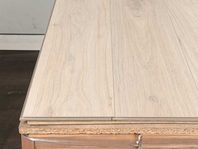 55 m2 laminaat watervast plank - 1383 x 193 x 9 mm - afbeelding 2 van  4