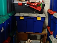 55x kunststof bak met verkleedkledij en diversen - afbeelding 3 van  11