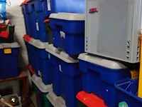 55x kunststof bak met verkleedkledij en diversen - afbeelding 10 van  11