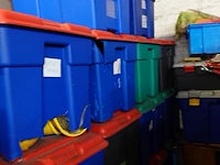55x kunststof bak met verkleedkledij en diversen - afbeelding 11 van  11