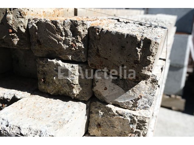 56 diverse betonnen latei - afbeelding 1 van  5