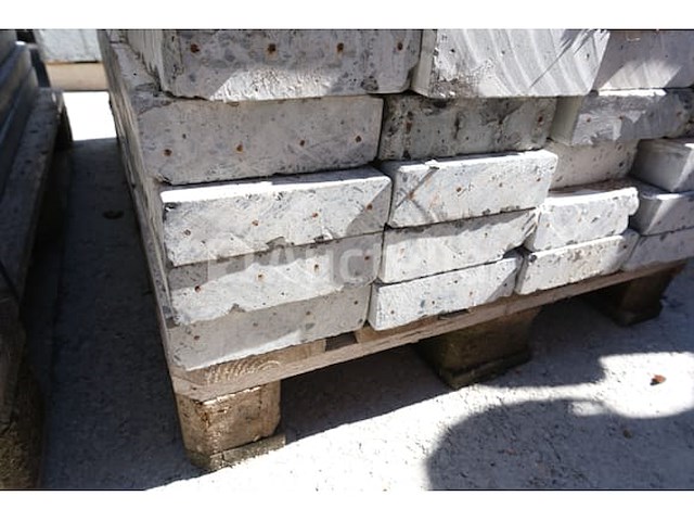 56 diverse betonnen latei - afbeelding 2 van  5