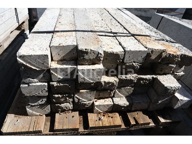 56 diverse betonnen latei - afbeelding 3 van  5