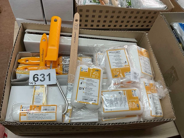 56 x schildersgereedschap - afbeelding 1 van  8