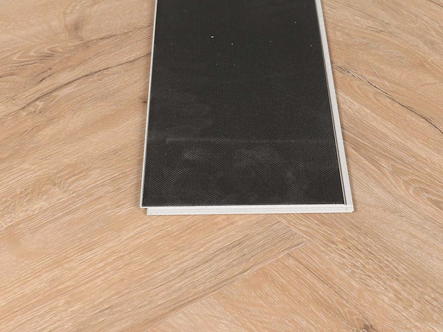 57 m2 pvc spc click visgraat met xps onderlaag - 600 x 150 x 4+1 mm - afbeelding 2 van  2