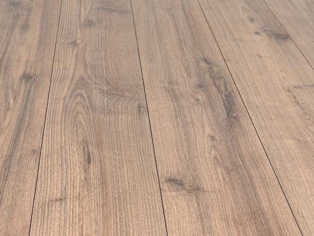 58 m2 laminaat plank - 1383 x 193 x 7 mm - afbeelding 1 van  4