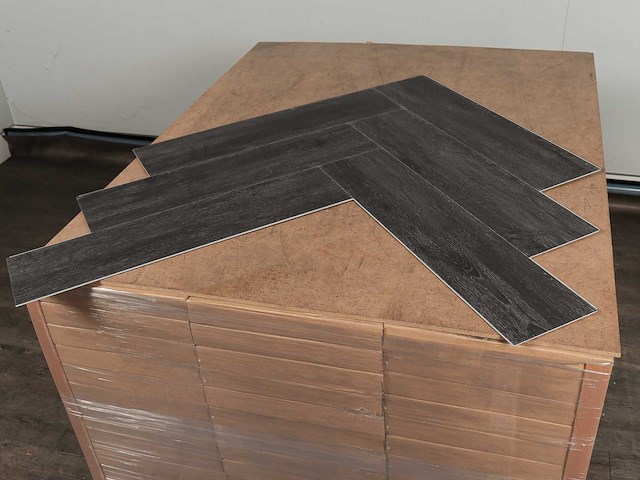 58 m2 pvc spc click visgraat - 610 x 150 x 4 mm - afbeelding 4 van  4