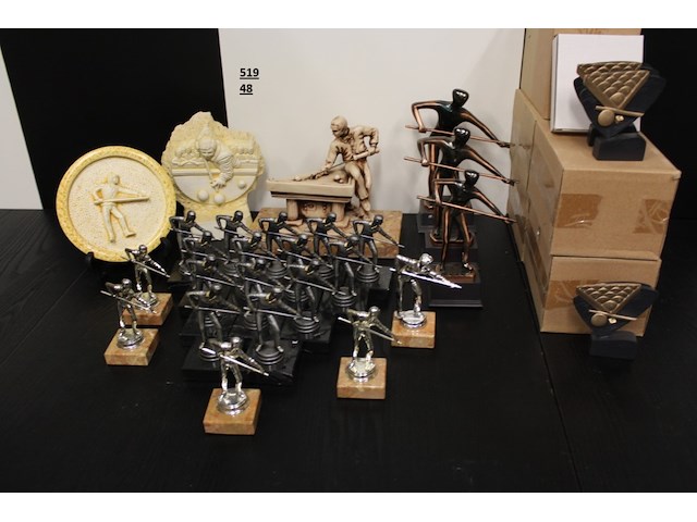 58 x biljarttrofee + 30 in doosje - afbeelding 1 van  4