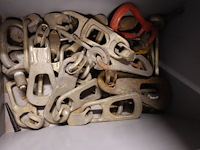 5x bak met diverse hijshaken - afbeelding 2 van  6