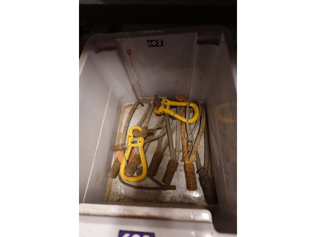5x bak met diverse hijshaken - afbeelding 6 van  6